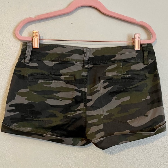 NWOT💥🌹Customized camo shorts never worn - Picture 2 of 5